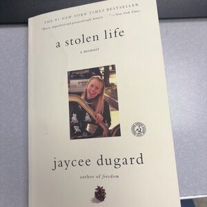 A Stolen Life Memoir by Jaycee Dugard